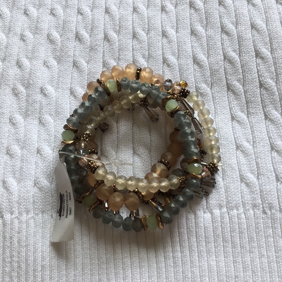 NWT Francesca’s bracelets - Picture 1 of 2